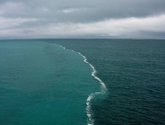 Description: Two Oceans that meets but do not mix - Miracle of Quran